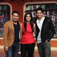 Parineeti & Sidharth Promotes Hasee Toh Phasee on sets of Comedy Nights with Kapil Photos | Picture 702358
