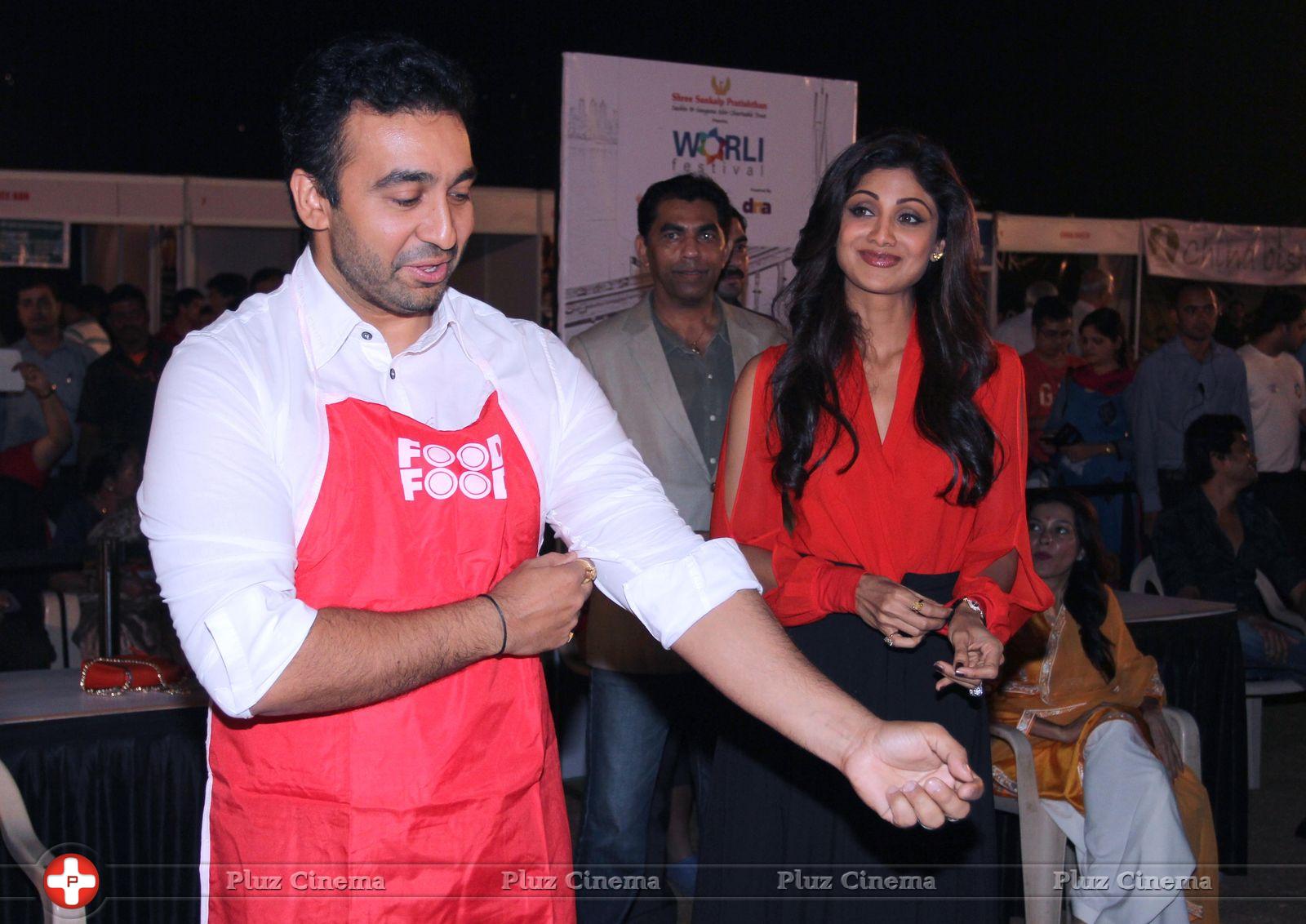 Shilpa Shetty & Raj Kundra at Worli Festival 2014 Photos | Picture 702943