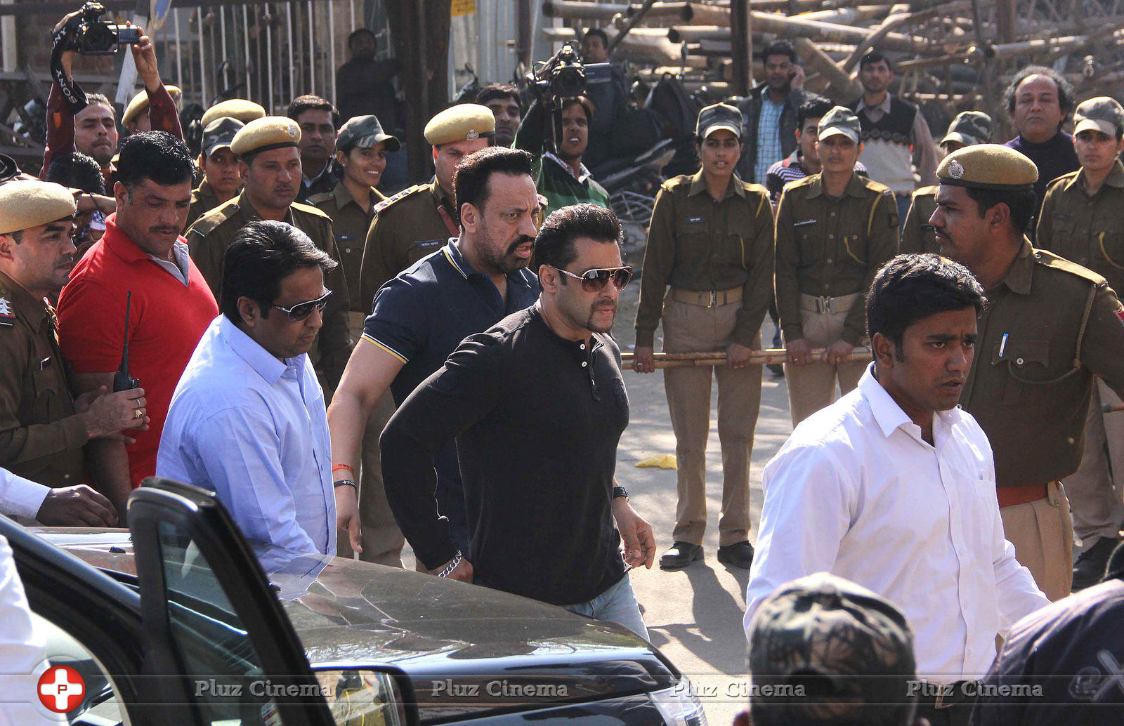 Black buck case Salman Khan attend court Photos | Picture 705211