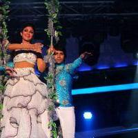 Shilpa Shetty - Shilpa Shetty performs aerial act at Nach Baliye 6 finale Photos | Picture 705842