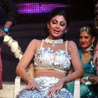 Shilpa Shetty - Shilpa Shetty performs aerial act at Nach Baliye 6 finale Photos