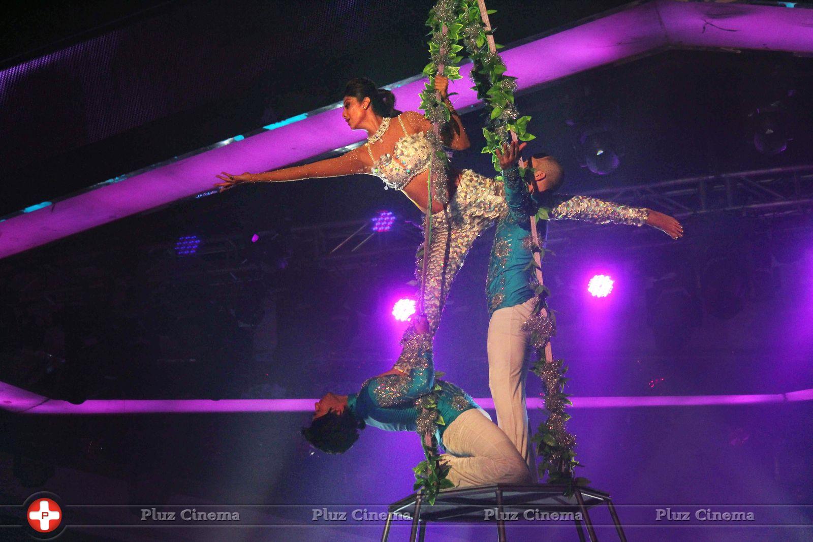 Shilpa Shetty - Shilpa Shetty performs aerial act at Nach Baliye 6 finale Photos | Picture 705848