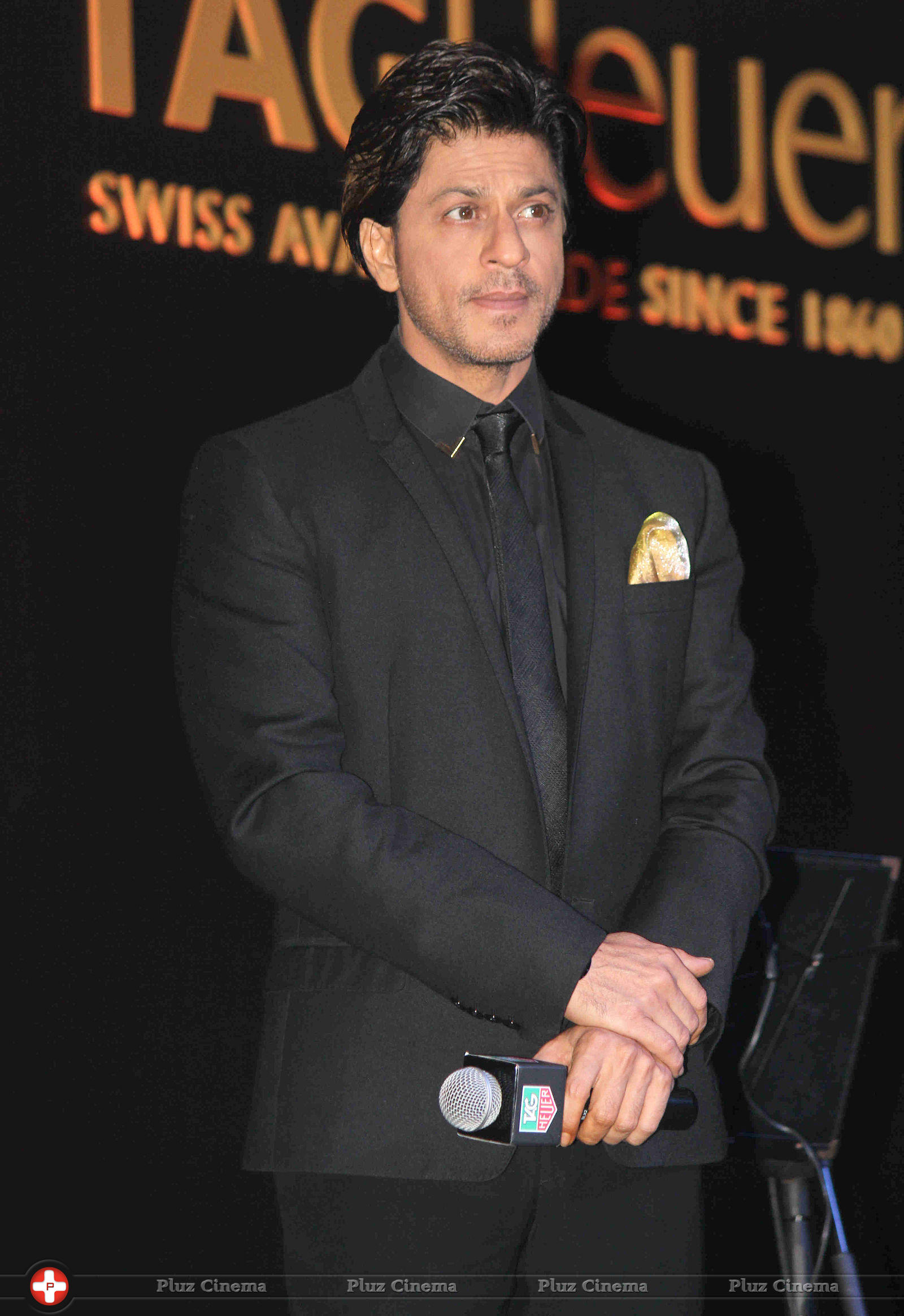 Shahrukh Khan - Shahrukh Khan unveils Tag Heuer's Golden Carrera watch collection Photos | Picture 722304