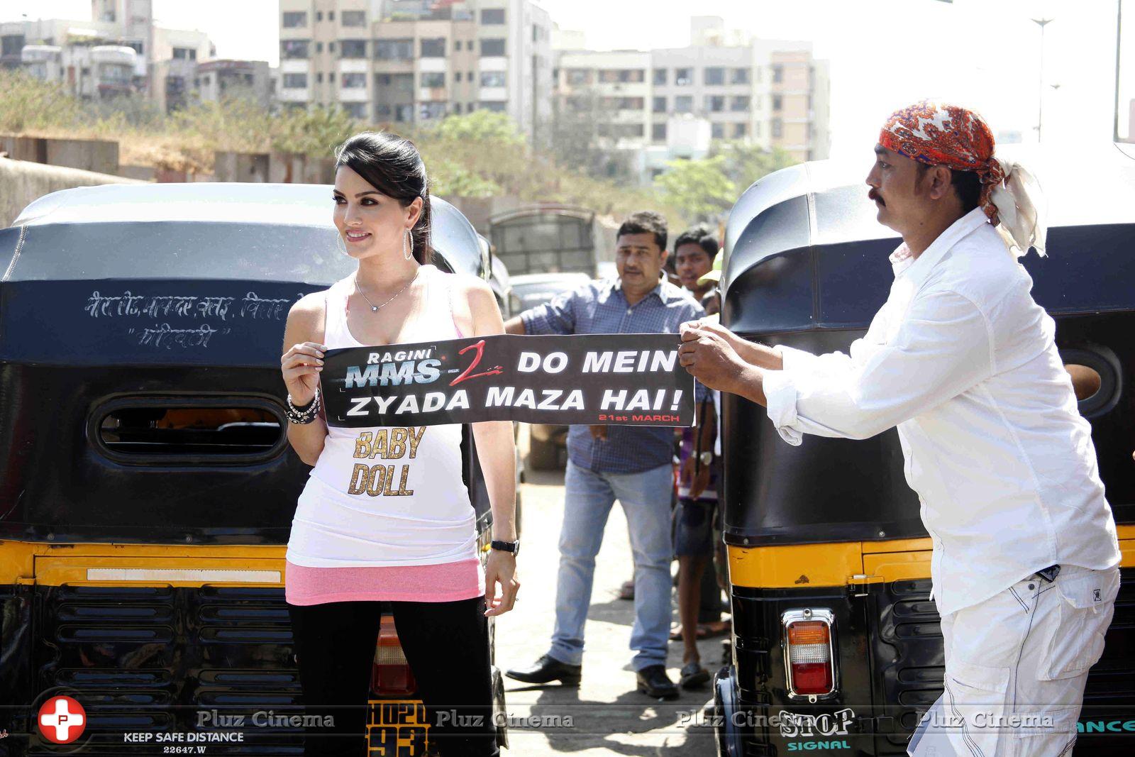 Sunny Leone - Sunny Leone promotes Ragini MMS 2 through autorickshaws Stills | Picture 721979