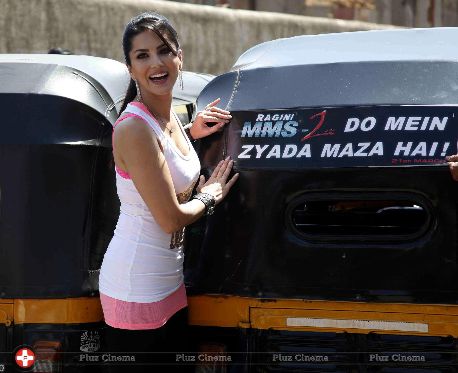 Sunny Leone - Sunny Leone promotes Ragini MMS 2 through autorickshaws Stills | Picture 721986