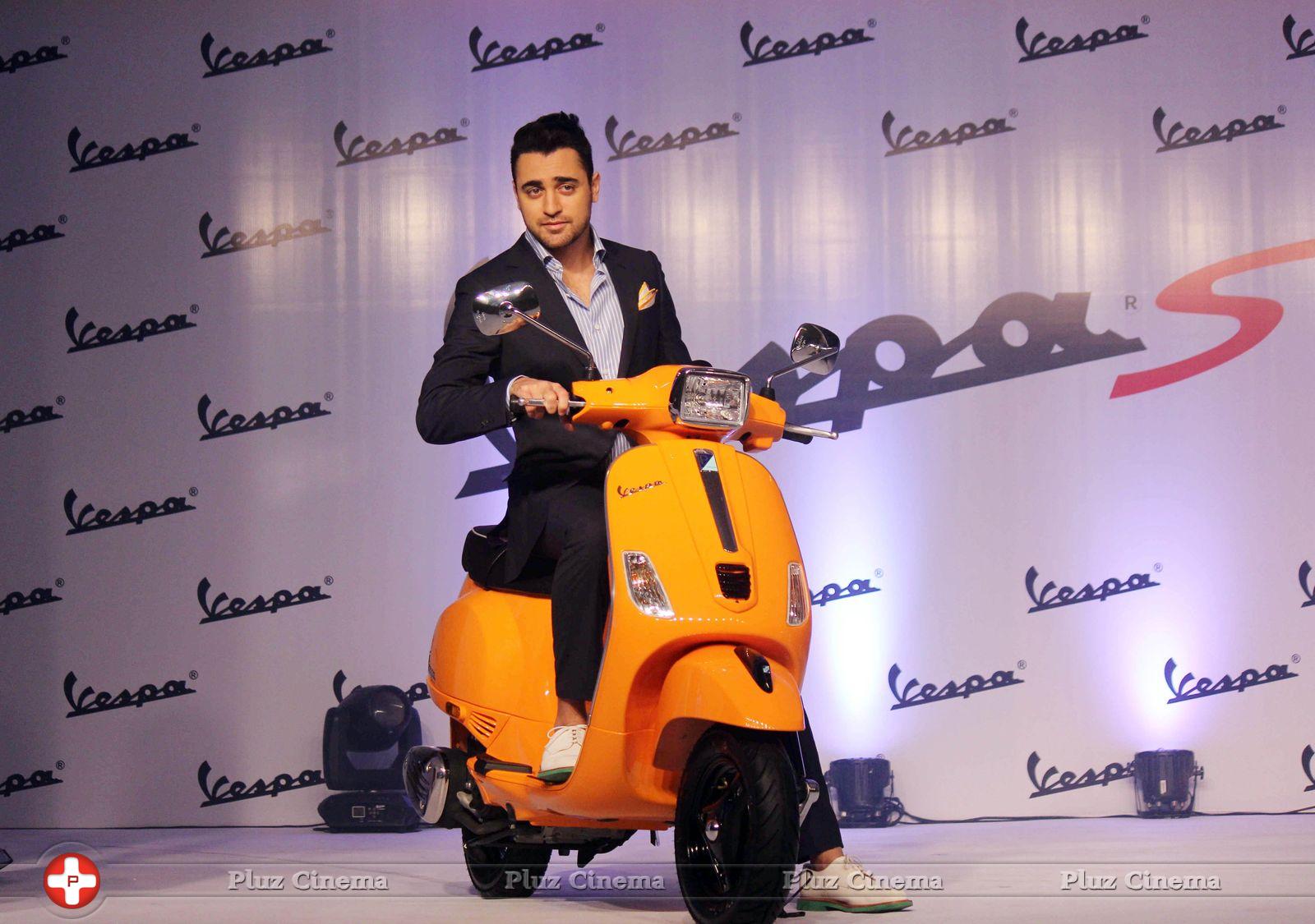 Imran Khan - Imran Khan launches Vespa S scooter Photos | Picture 723326