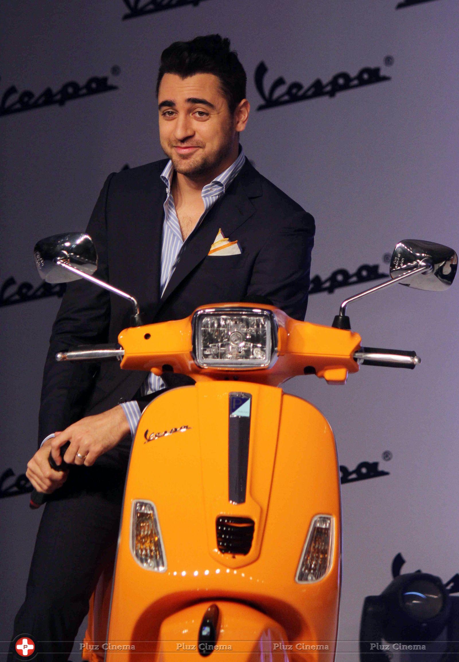 Imran Khan - Imran Khan launches Vespa S scooter Photos | Picture 723328