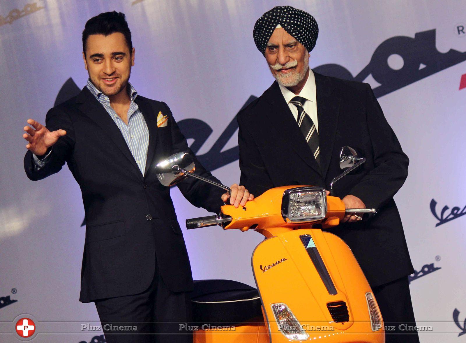 Imran Khan - Imran Khan launches Vespa S scooter Photos | Picture 723335