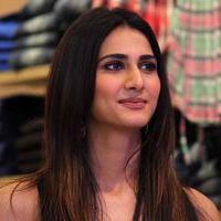 Vaani Kapoor unveils Max Summer 2014 collection Photos | Picture 723281