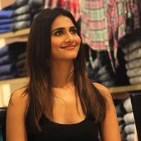 Vaani Kapoor unveils Max Summer 2014 collection Photos | Picture 723283