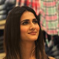 Vaani Kapoor unveils Max Summer 2014 collection Photos | Picture 723286