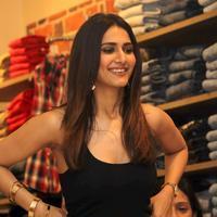 Vaani Kapoor unveils Max Summer 2014 collection Photos | Picture 723294