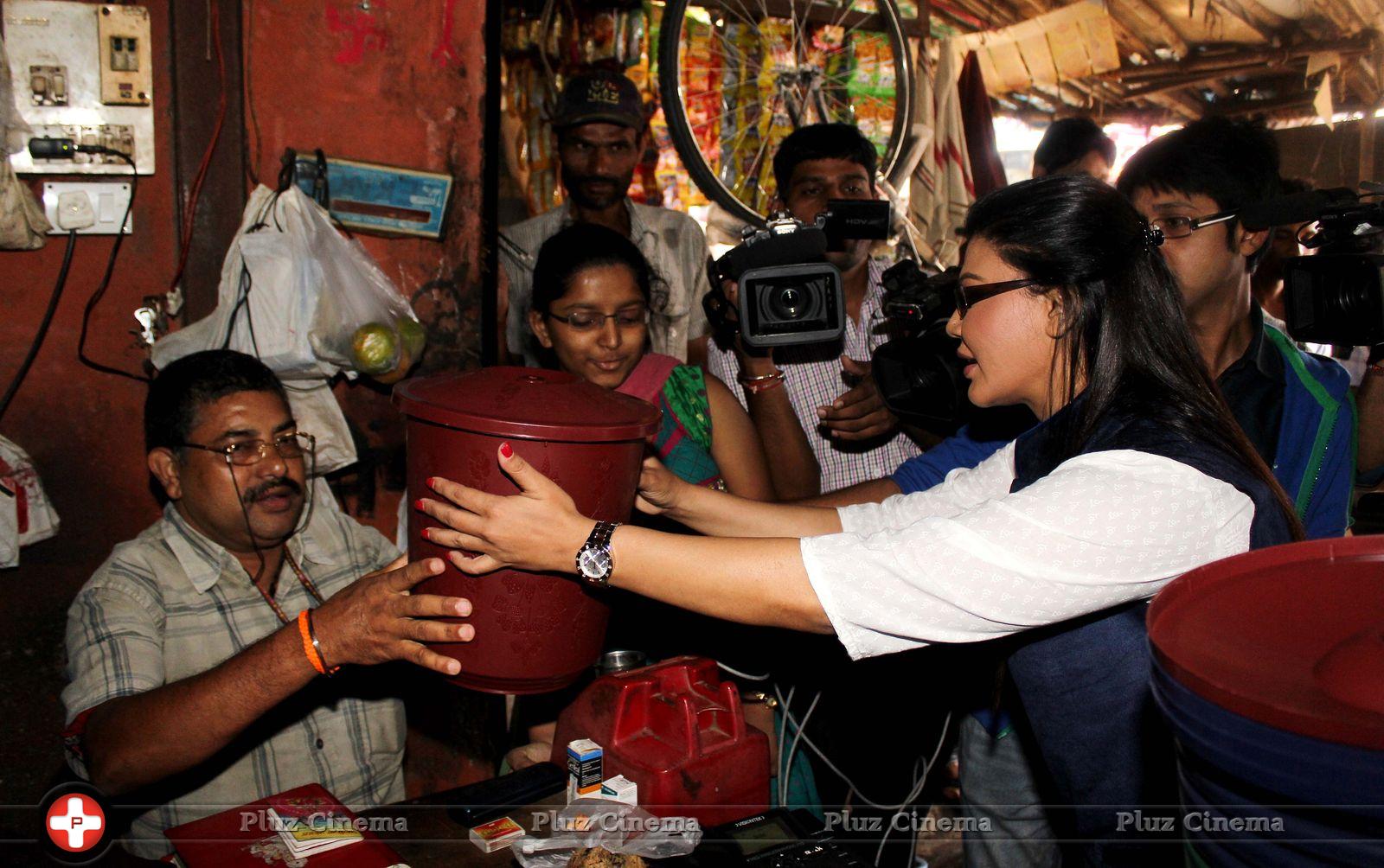 Rakhi Sawant distributes dustbins to needy people Stills | Picture 725327