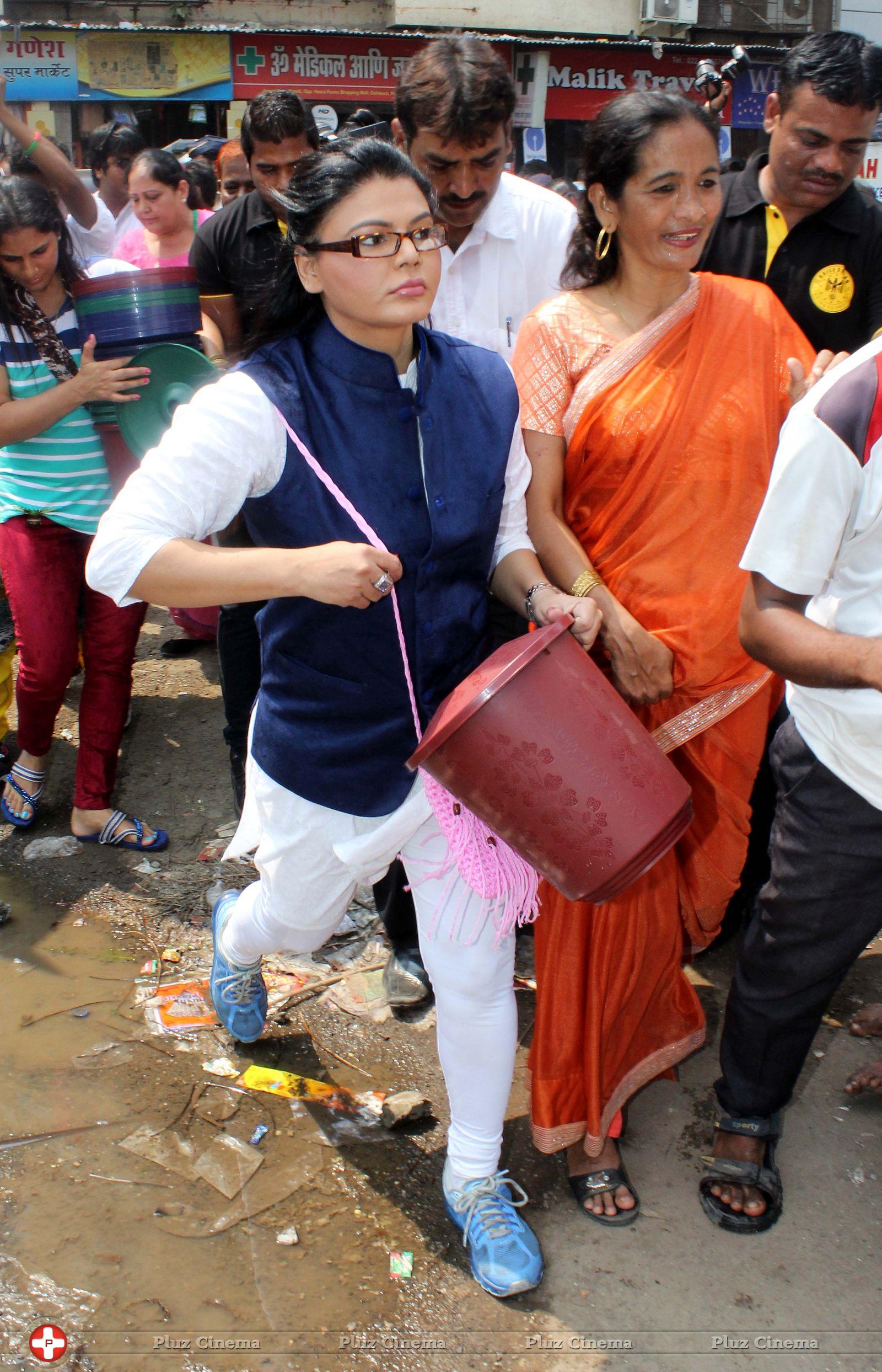 Rakhi Sawant - Rakhi Sawant distributes dustbins to needy people Stills | Picture 725331