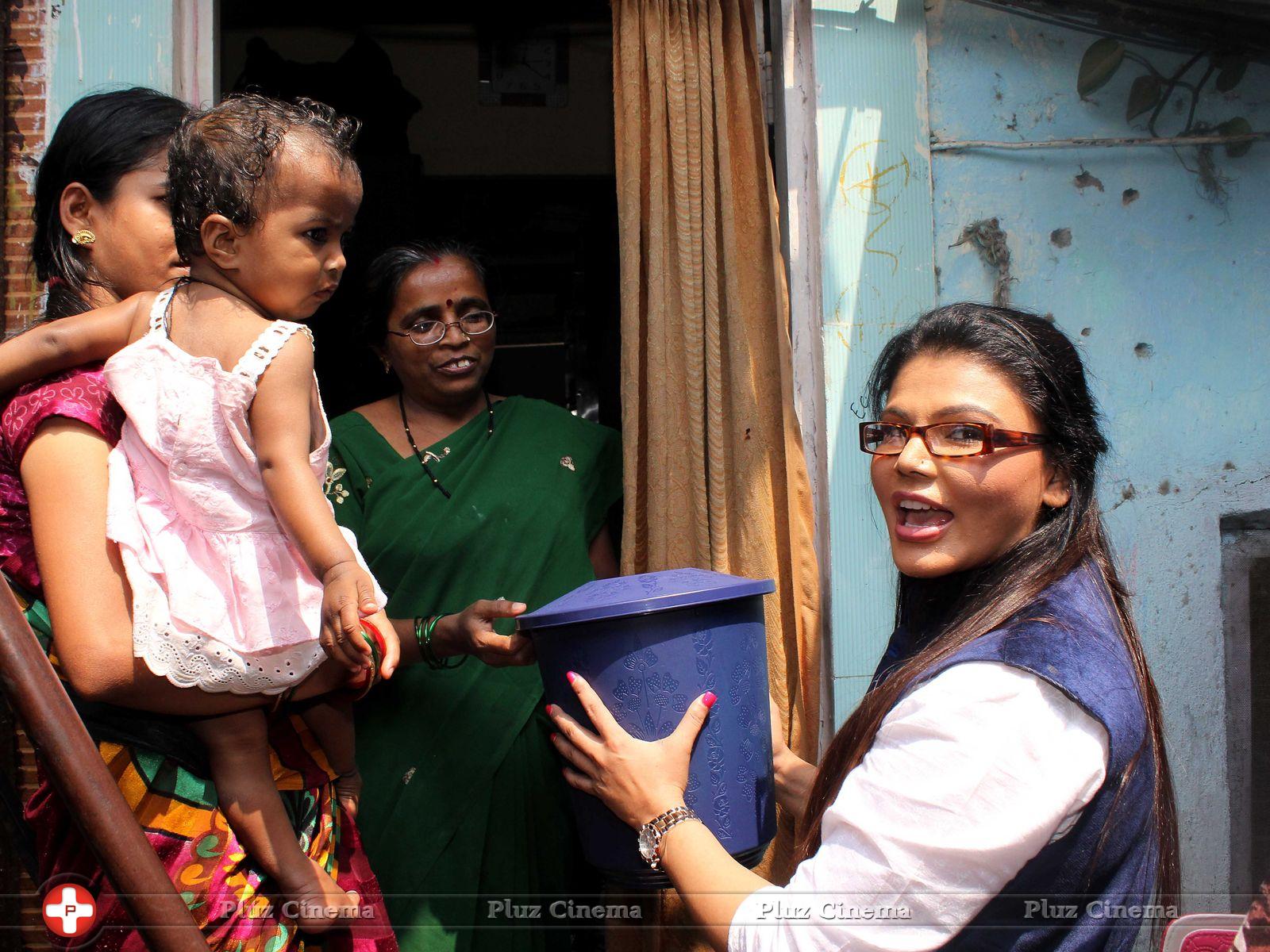Rakhi Sawant - Rakhi Sawant distributes dustbins to needy people Stills | Picture 725340