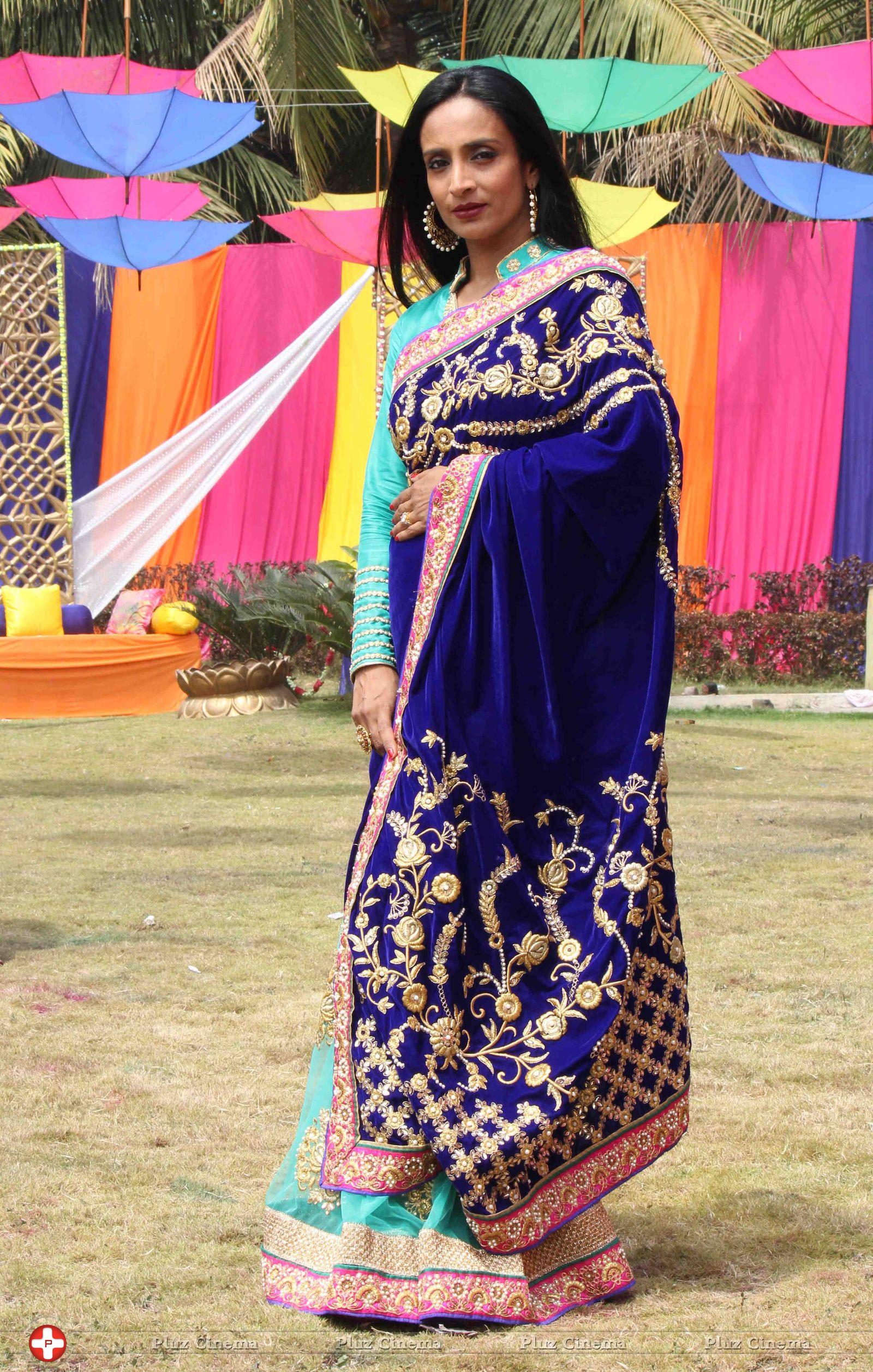 Suchitra Pillai-Malik - Holi episode shoot of Balika Bani Madhubala Photos | Picture 725875
