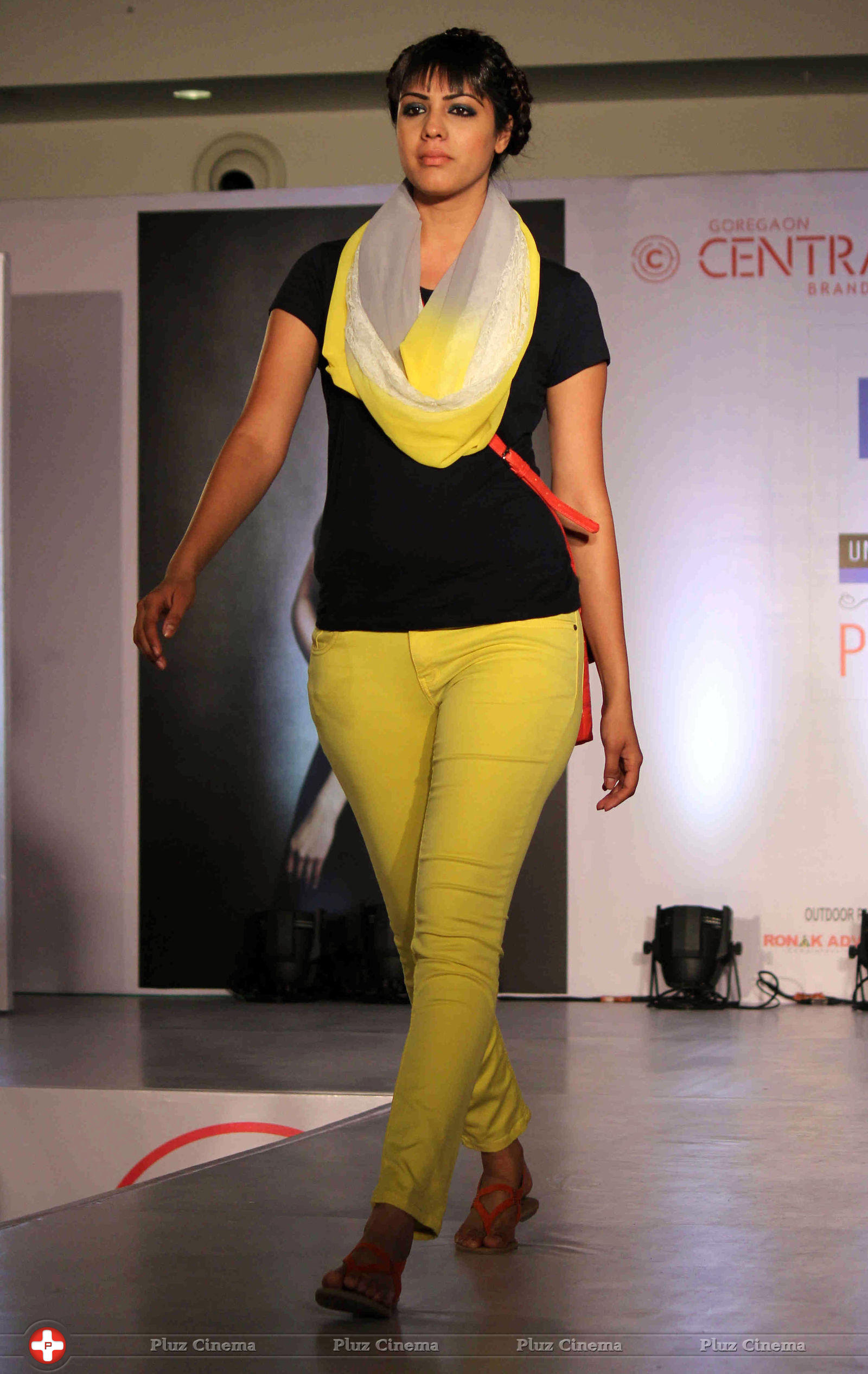 Prachi Desai walks the ramp at Central's fashion show Stills | Picture 725851