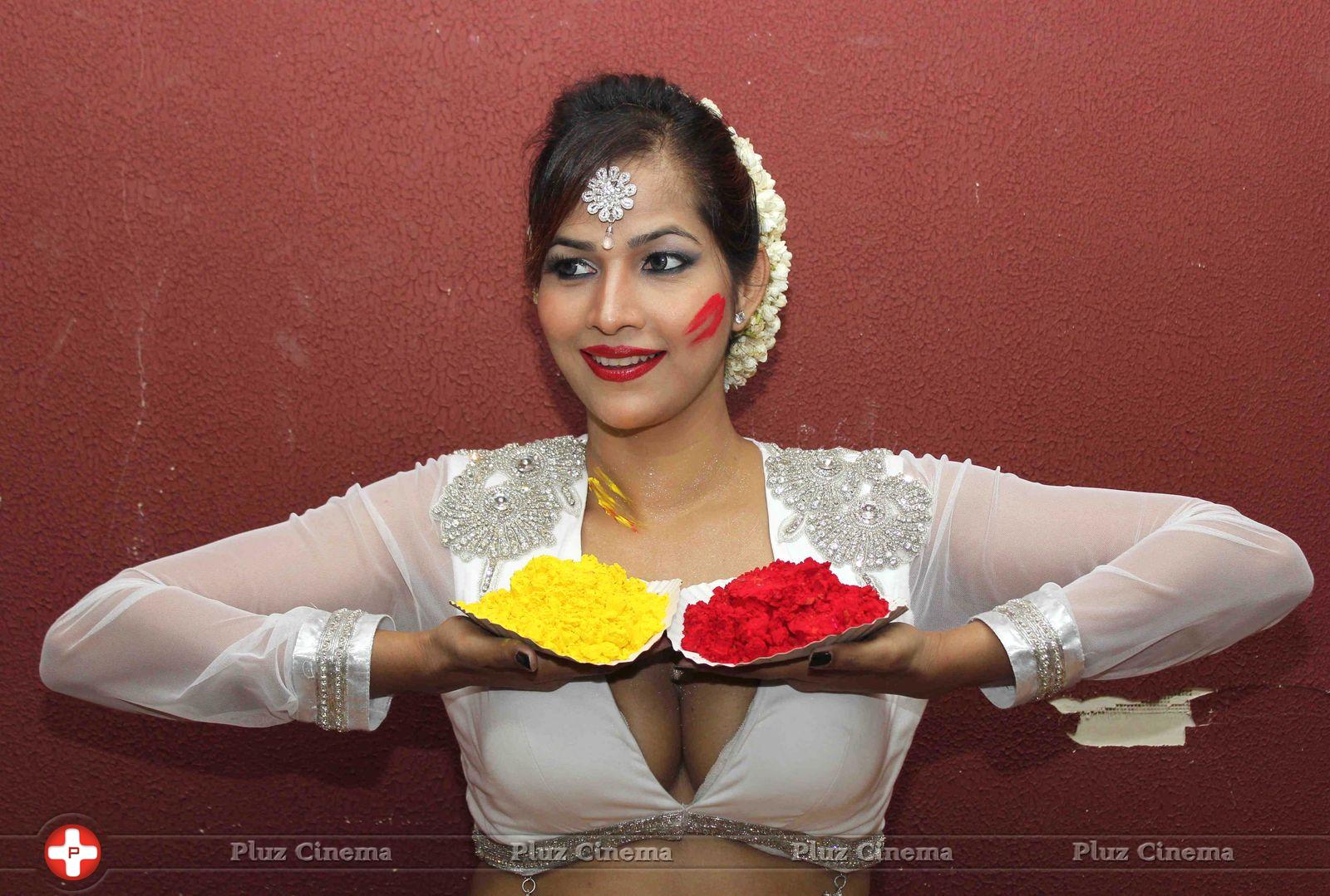 Tanisha Singh - Tanisha Singh celebrates Holi Stills | Picture 726536