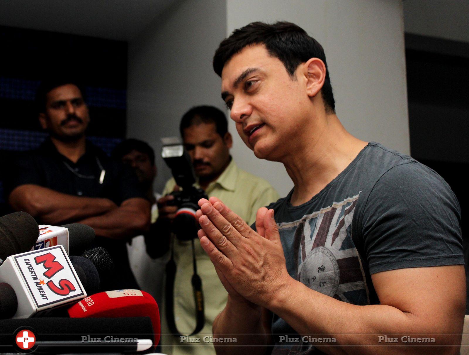 Aamir Khan - Aamir Khan celebrates his 49th birthday Photos | Picture 727909