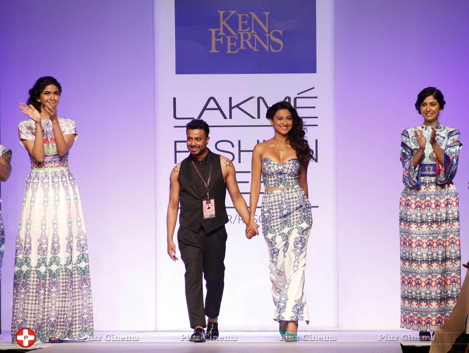 Gauhar Khan - Lakme Fashion Week Summer Resort 2014 Day 5 Photos | Picture 728144
