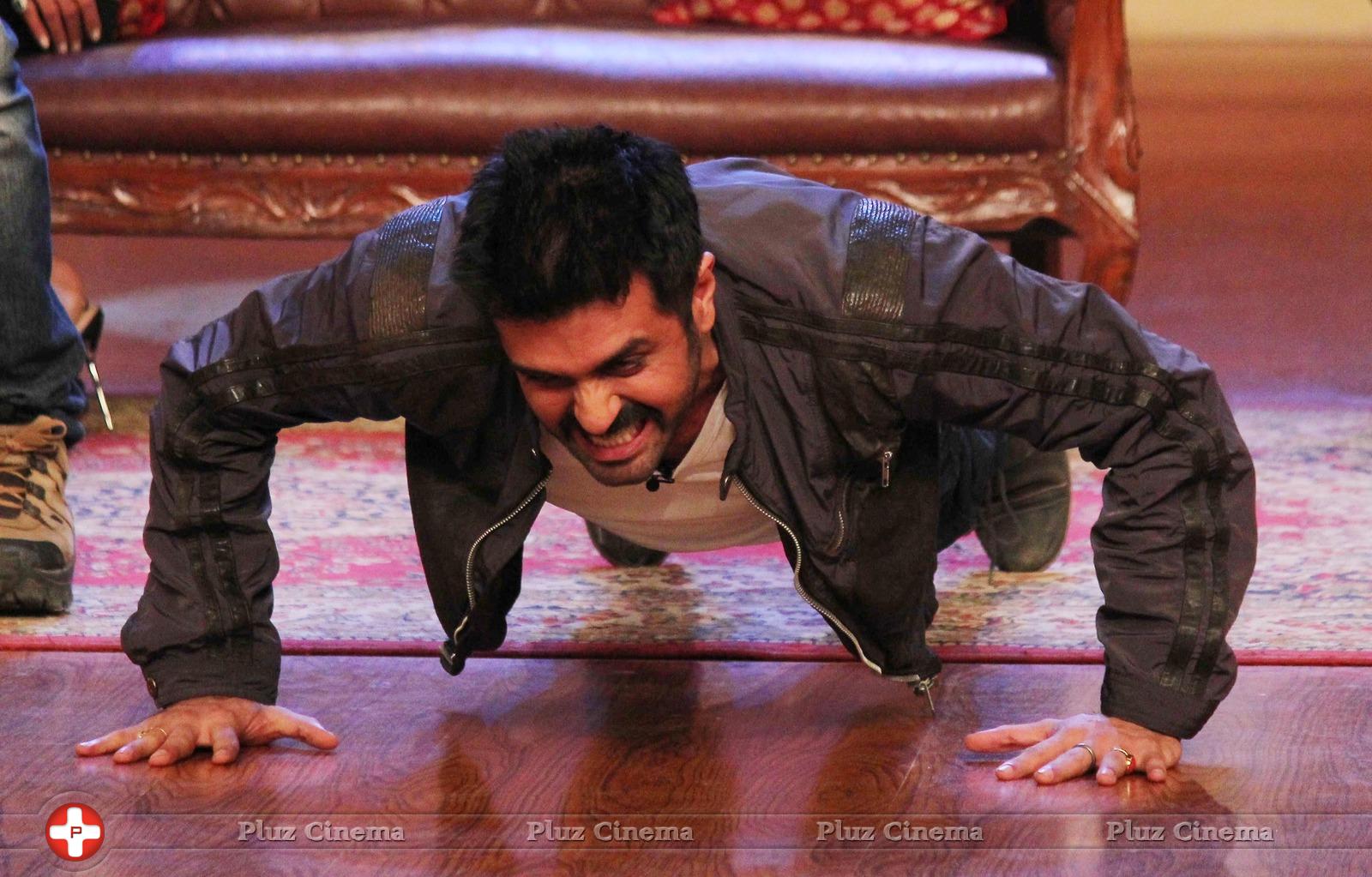 Harman Baweja - Promotion of film Dishkiyaoon on the sets of Comedy Nights with Kapil Photos | Picture 728024
