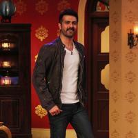 Harman Baweja - Promotion of film Dishkiyaoon on the sets of Comedy Nights with Kapil Photos | Picture 728008