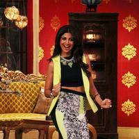 Shilpa Shetty - Promotion of film Dishkiyaoon on the sets of Comedy Nights with Kapil Photos | Picture 728031