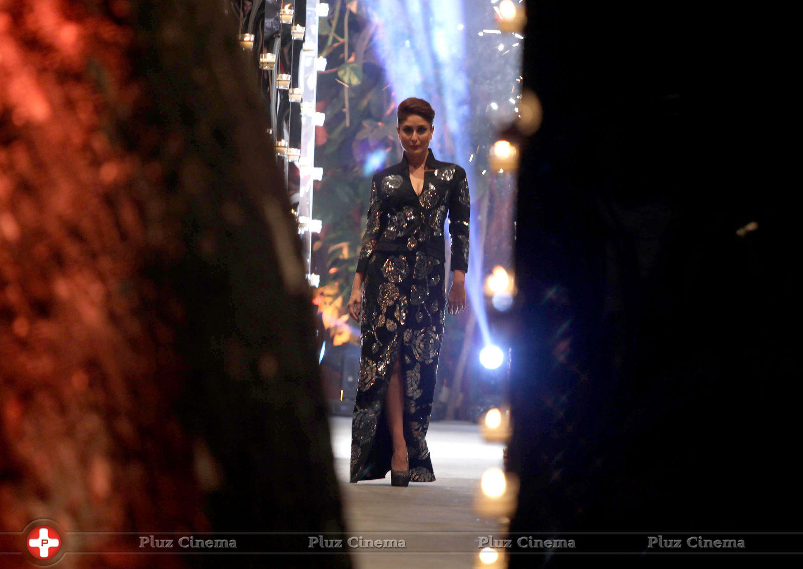 Kareena Kapoor - Lakme Fashion Week Summer Resort 2014 Day 6 Photos | Picture 729387