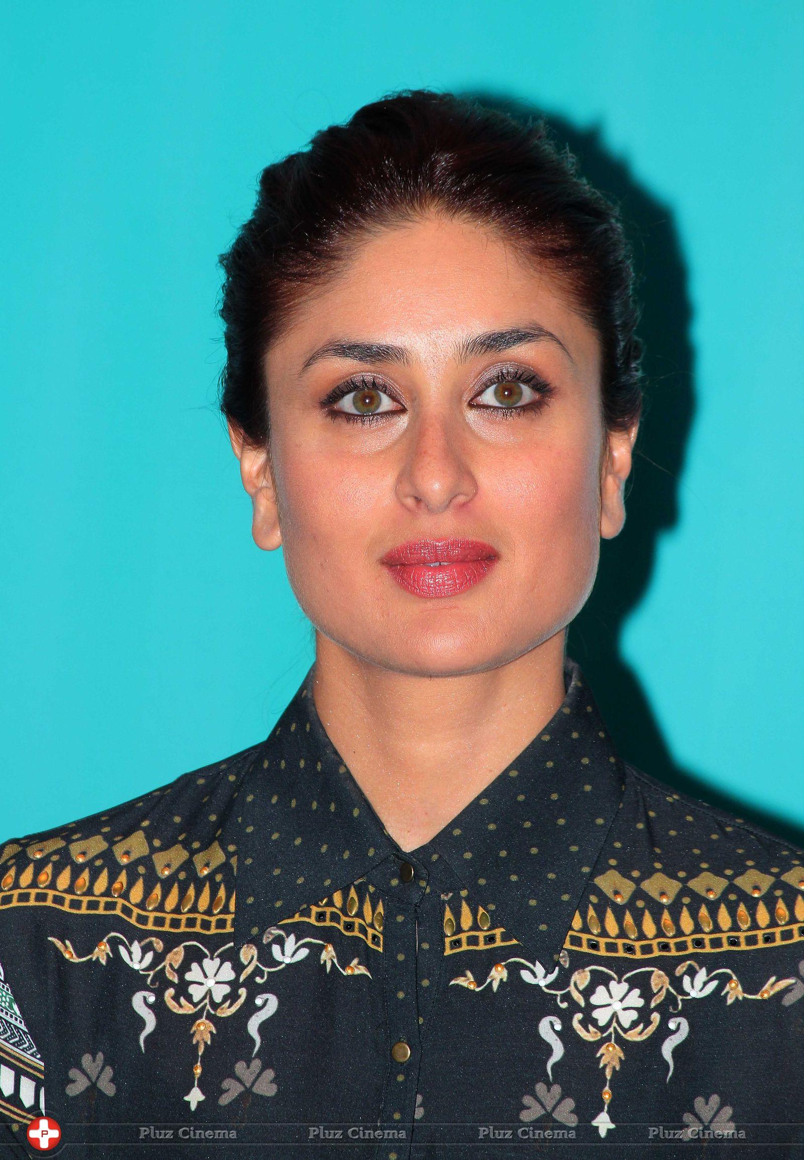 Kareena Kapoor - Kareena Kapoor at the Launch of Book Dont Lose out, Work out Photos | Picture 729209