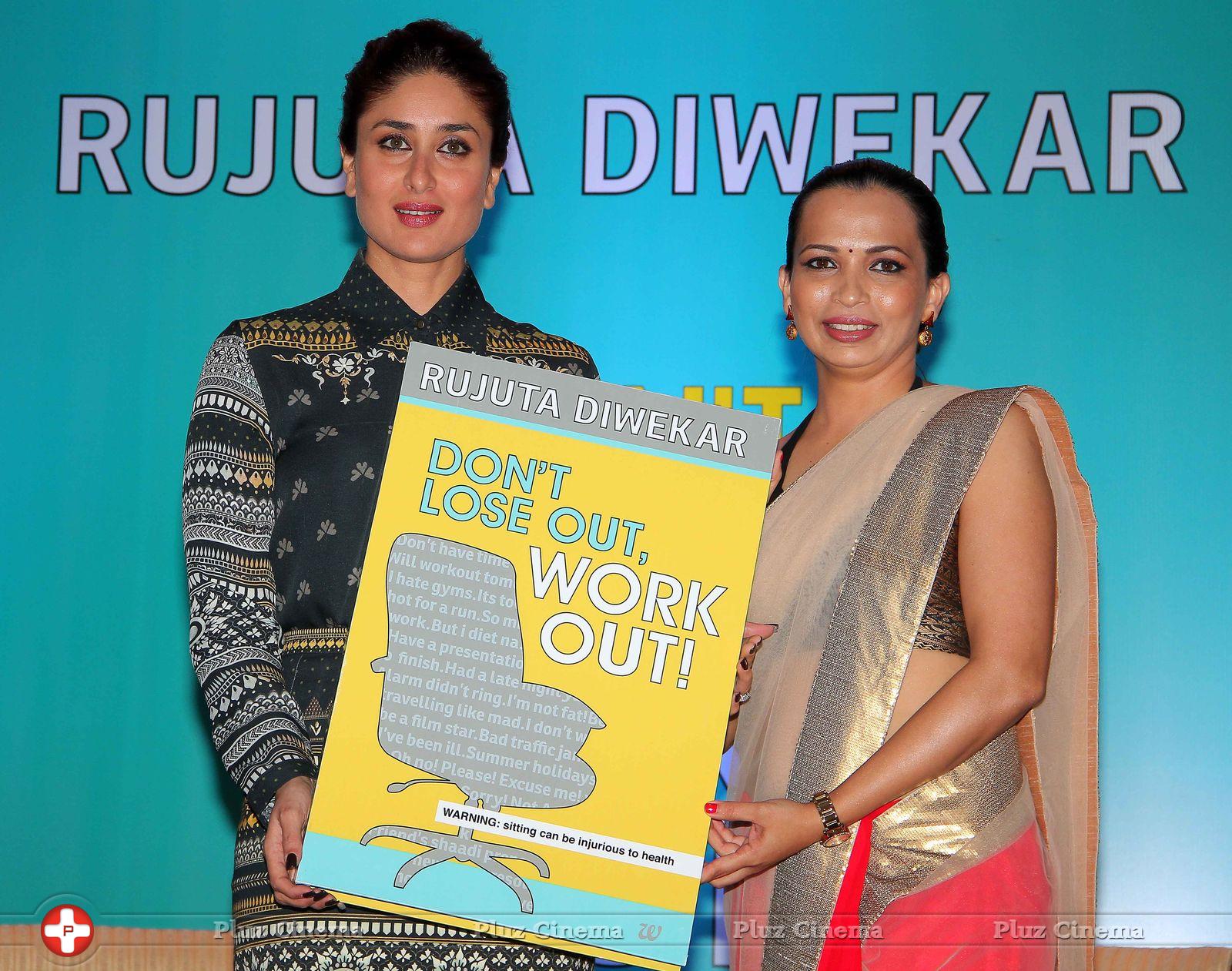 Kareena Kapoor at the Launch of Book Dont Lose out, Work out Photos | Picture 729214