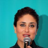 Kareena Kapoor - Kareena Kapoor at the Launch of Book Dont Lose out, Work out Photos | Picture 729208