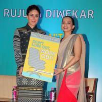 Kareena Kapoor at the Launch of Book Dont Lose out, Work out Photos | Picture 729212
