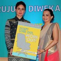 Kareena Kapoor at the Launch of Book Dont Lose out, Work out Photos | Picture 729216