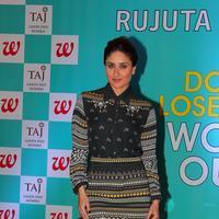Kareena Kapoor - Kareena Kapoor at the Launch of Book Dont Lose out, Work out Photos | Picture 729227