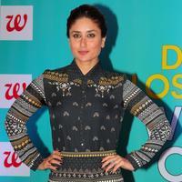 Kareena Kapoor - Kareena Kapoor at the Launch of Book Dont Lose out, Work out Photos | Picture 729228