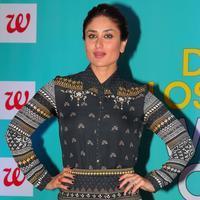 Kareena Kapoor - Kareena Kapoor at the Launch of Book Dont Lose out, Work out Photos | Picture 729229