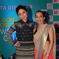 Kareena Kapoor at the Launch of Book Dont Lose out, Work out Photos