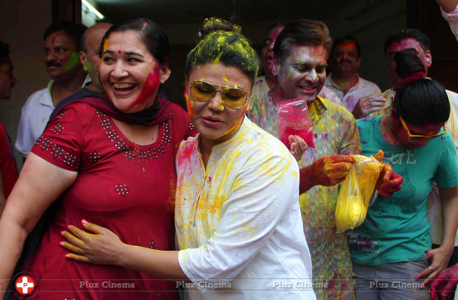 Rakhi Sawant - Celebrities enjoy Holi 2014 Photos | Picture 729590