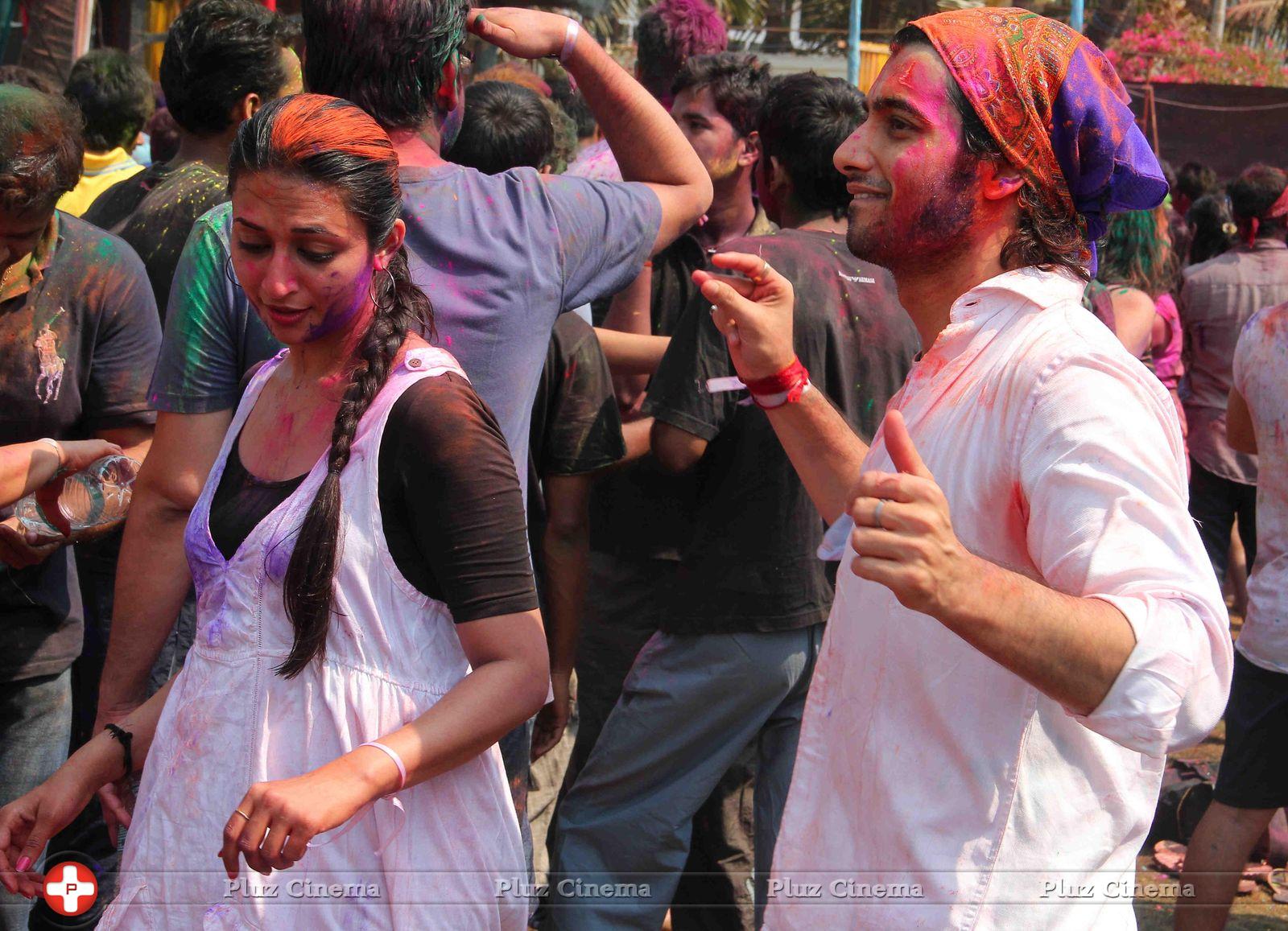 Celebrities enjoy Holi 2014 Photos | Picture 729600