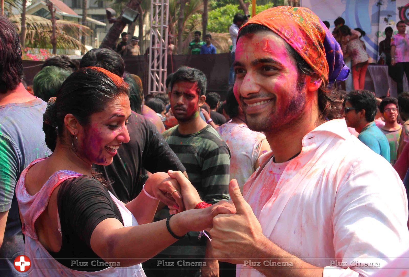 Divyanka Tripathi - Celebrities enjoy Holi 2014 Photos | Picture 729606