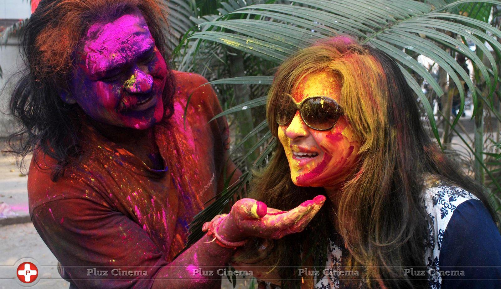 Celebrities enjoy Holi 2014 Photos | Picture 729608