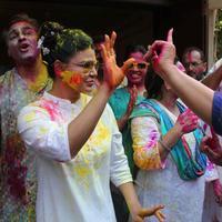 Rakhi Sawant - Celebrities enjoy Holi 2014 Photos | Picture 729592