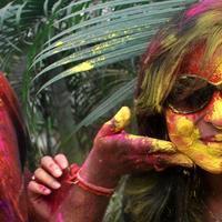 Celebrities enjoy Holi 2014 Photos | Picture 729607