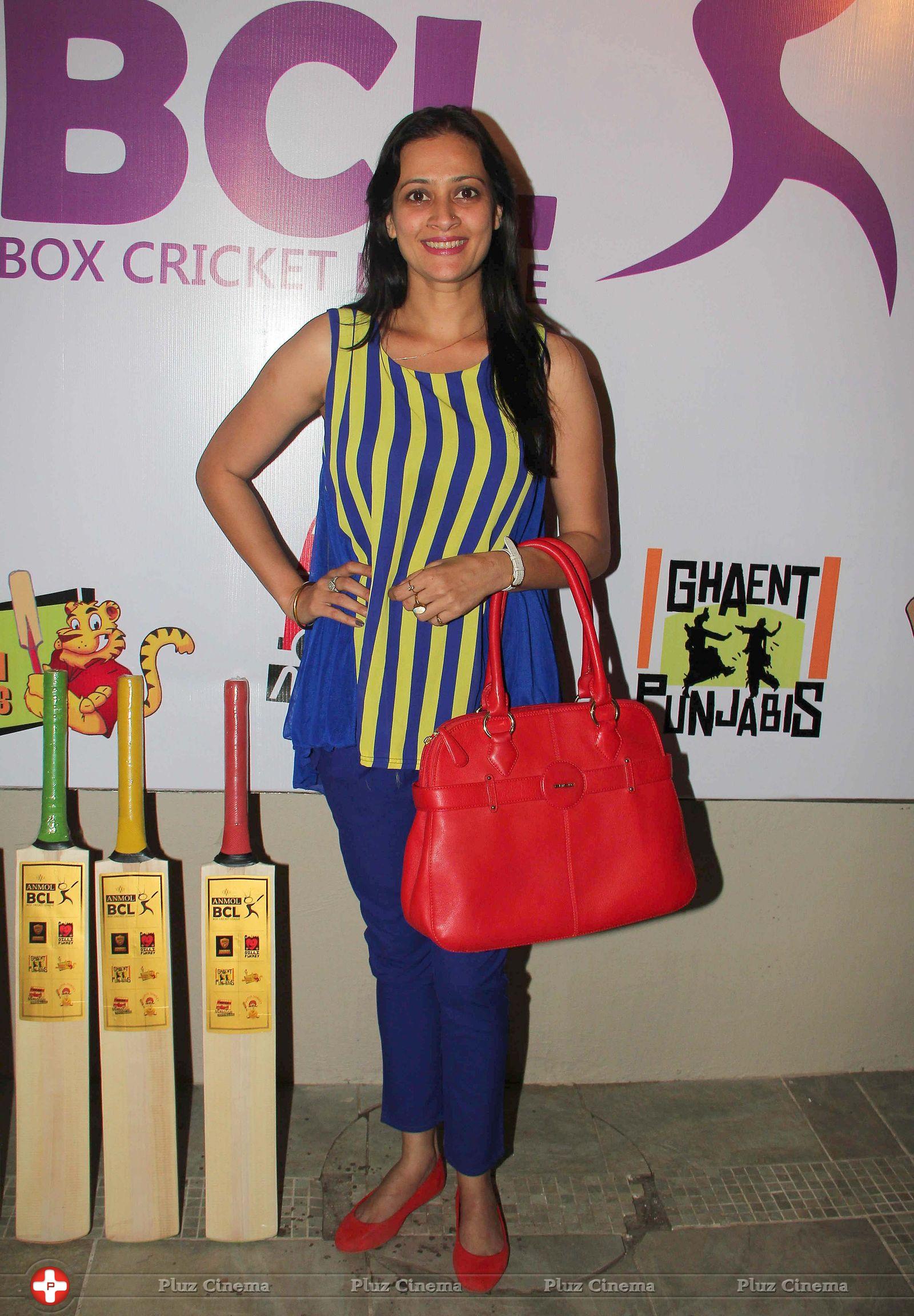 Jasveer Kaur - TV stars unveil the Golden Bat of Box Cricket League Photos | Picture 732246