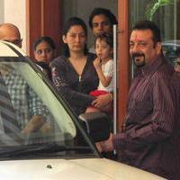 Sanjay Dutt - Sanjay Dutt leaves for jail Photos | Picture 732624