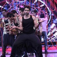 Jackky Bhagnani - Jackky Bhagnani promotes his film Youngistaan on the sets of Boogie Woogie Photos | Picture 733336