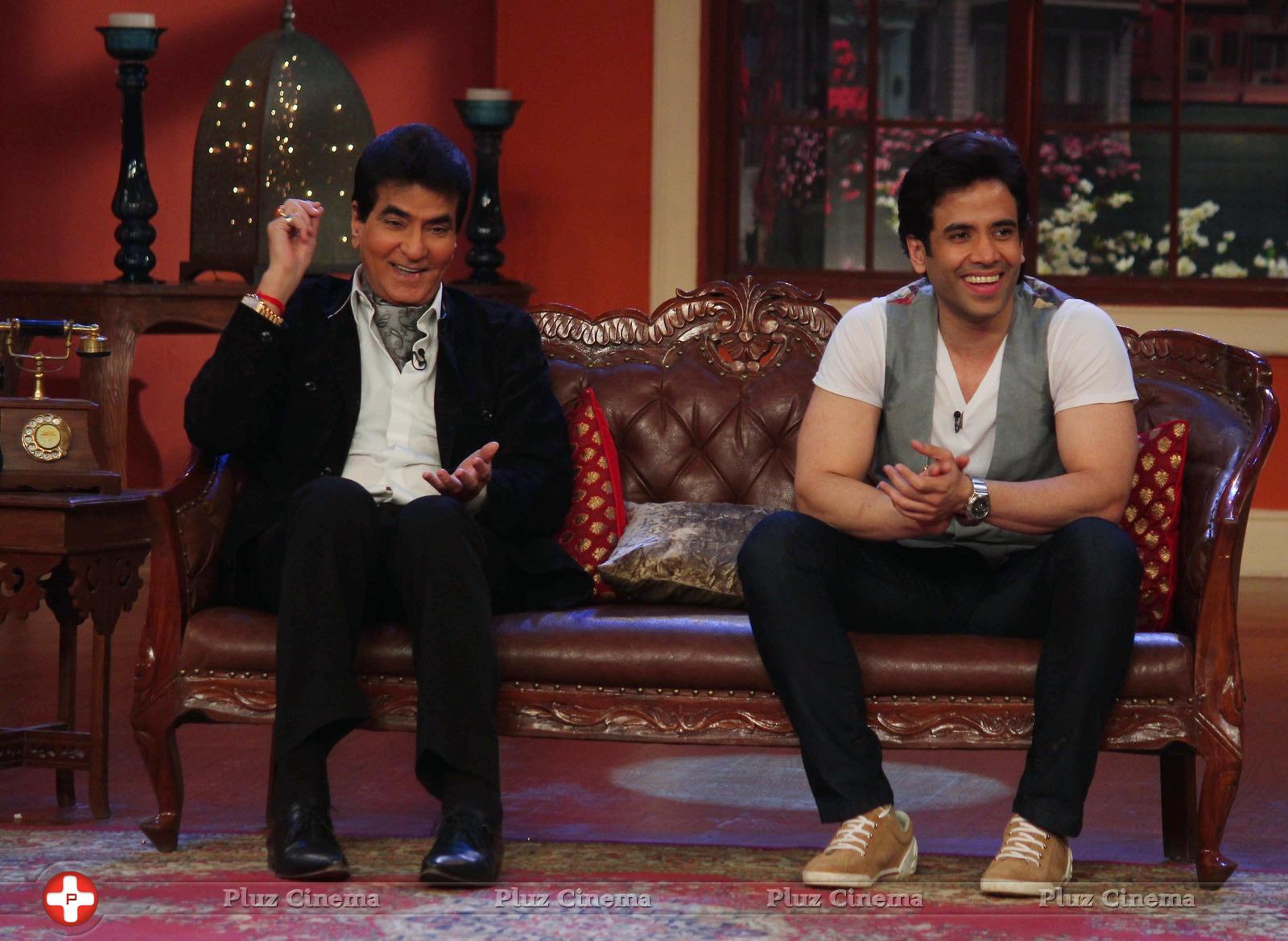 Jeetendra on the sets of Comedy Nights With Kapil Photos | Picture 734658