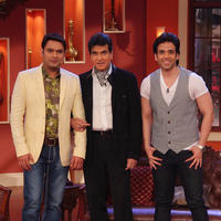 Jeetendra on the sets of Comedy Nights With Kapil Photos | Picture 734646