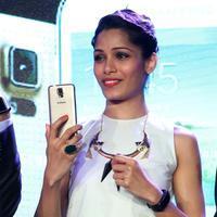 Freida Pinto - Freida Pinto launches Samsung S5 smart phone Stills | Picture 735677
