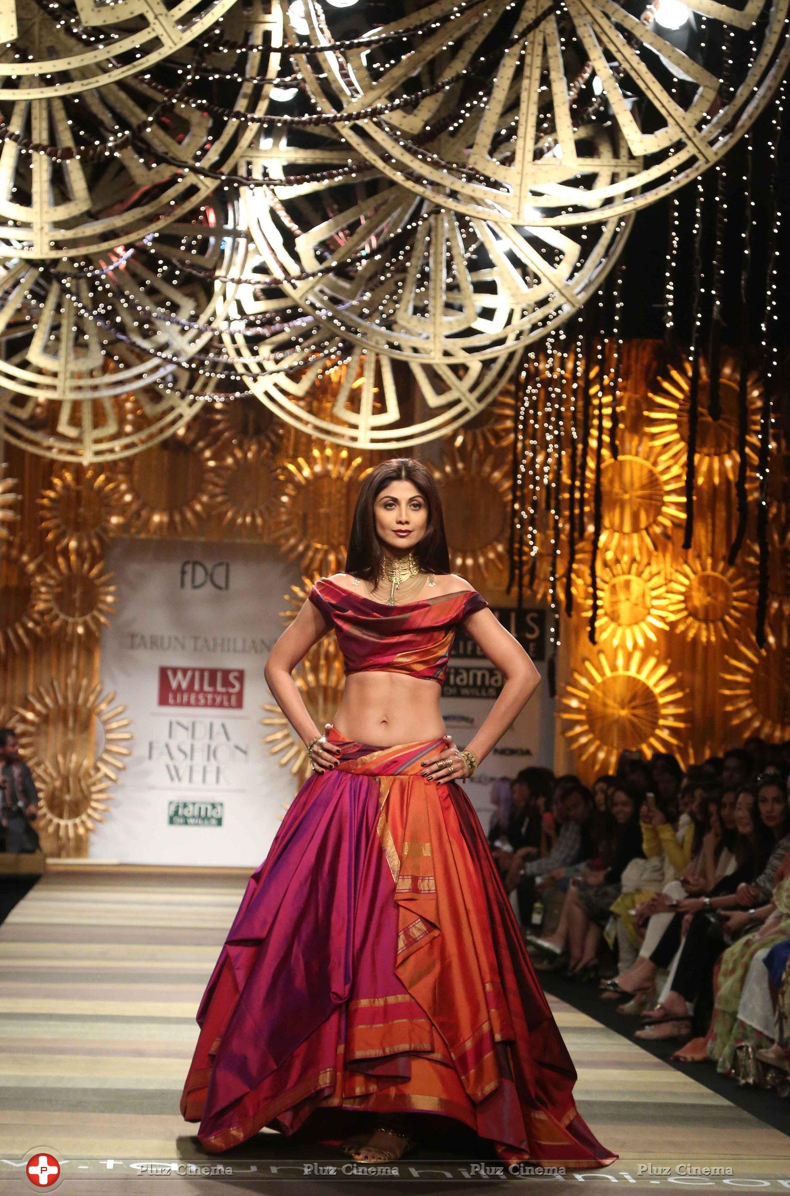 Shilpa Shetty - Promotion of film Dishkiyaoon at the Wills Lifestyle India Fashion Week 2014 Photos | Picture 734990